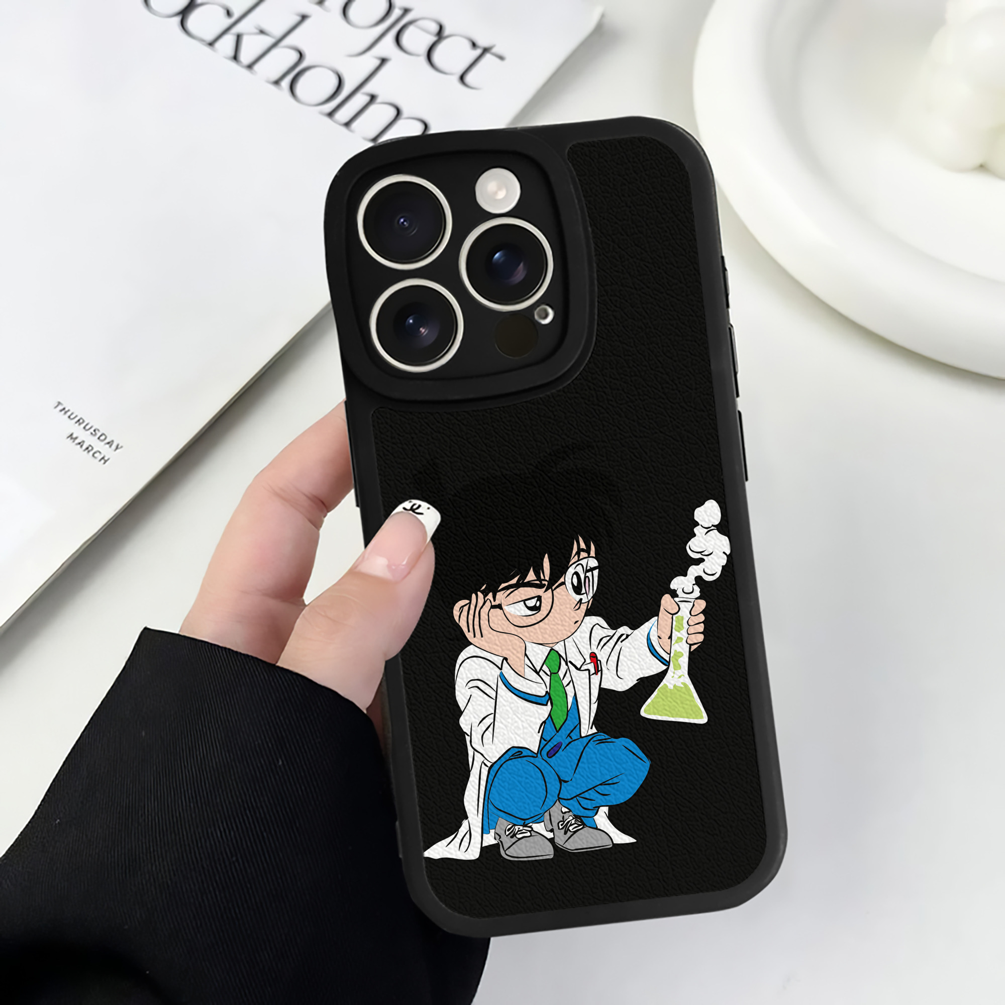 （画像用） 名探偵コナン 江戸川 コナン Detective Conan Conan Edogawa 【iPhone 16シリーズ対応】シリコンスマホケース（レザー調） 材質：シリコン